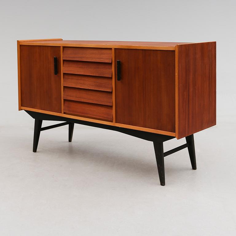 SIDEBOARD, 1900-talets andra hälft.