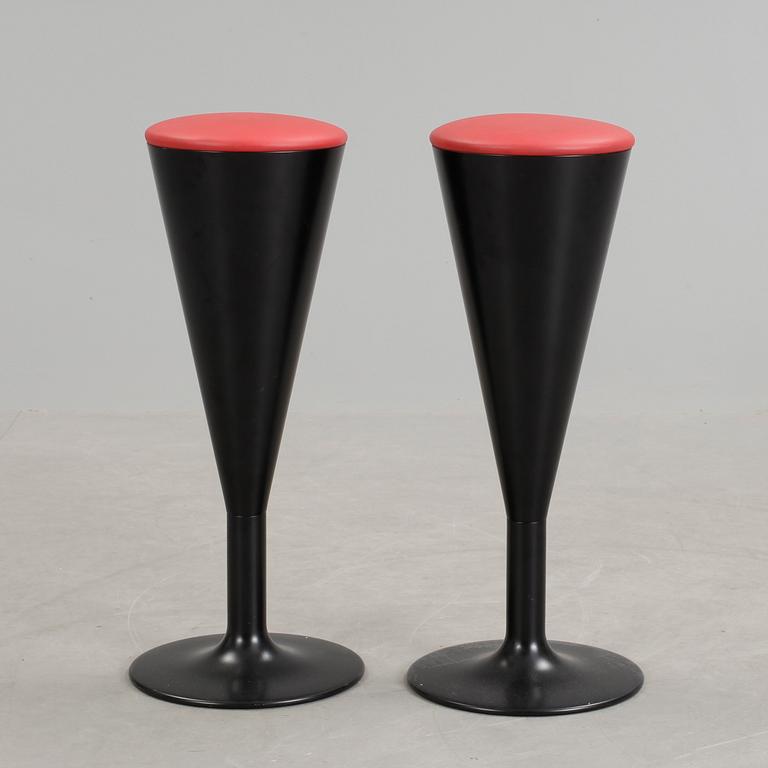 BARSTOL/PALL, ett par, "Snaps" Johansson Design. 1900-talets andra hälft.