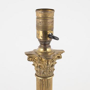 Bordslampa, 1900-talets första hälft.