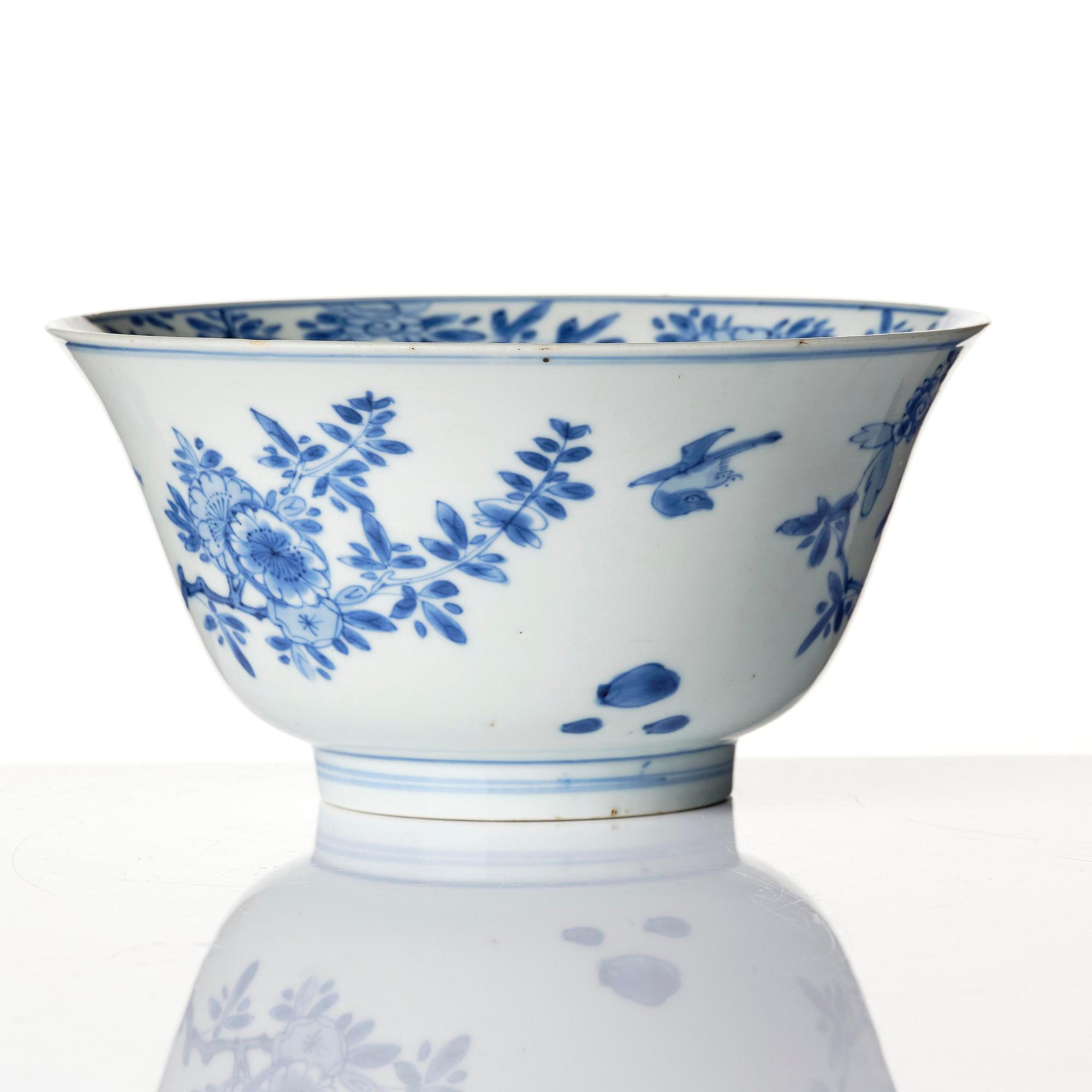 A blue and white 'landscape' bowl, Qing dynasty, Kangxi (1662-1722).