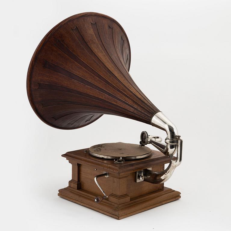 A gramophone, early 20th Century.