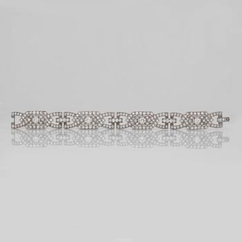 ARMBAND, Art Deco, med äldre slipade diamanter, totalt ca 7.50 ct.