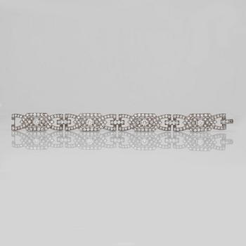 An Art Deco old-cut diamond bracelet. Total carat weight circa 7.50 cts.