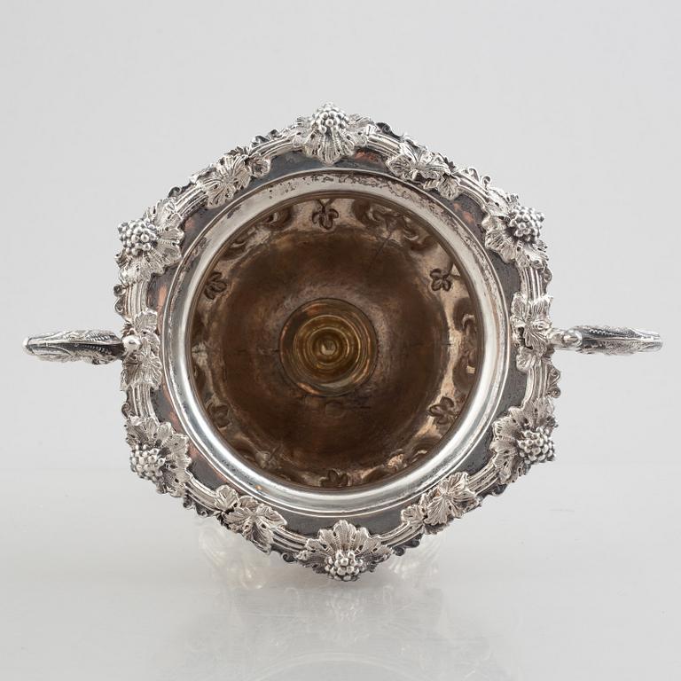 Petter Wigren, strösockerskålar med lock, ett par, silver, Malmö 1851.