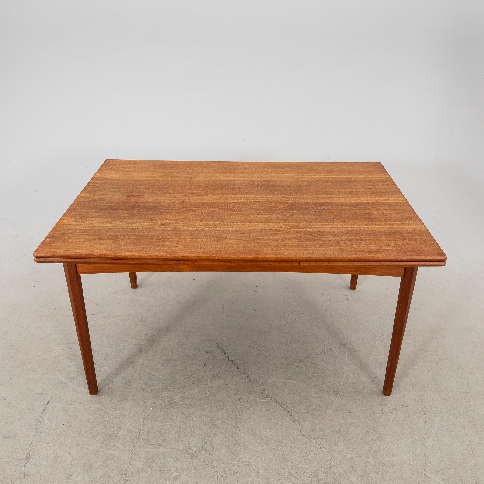 Matbord, 1900-talets mitt.