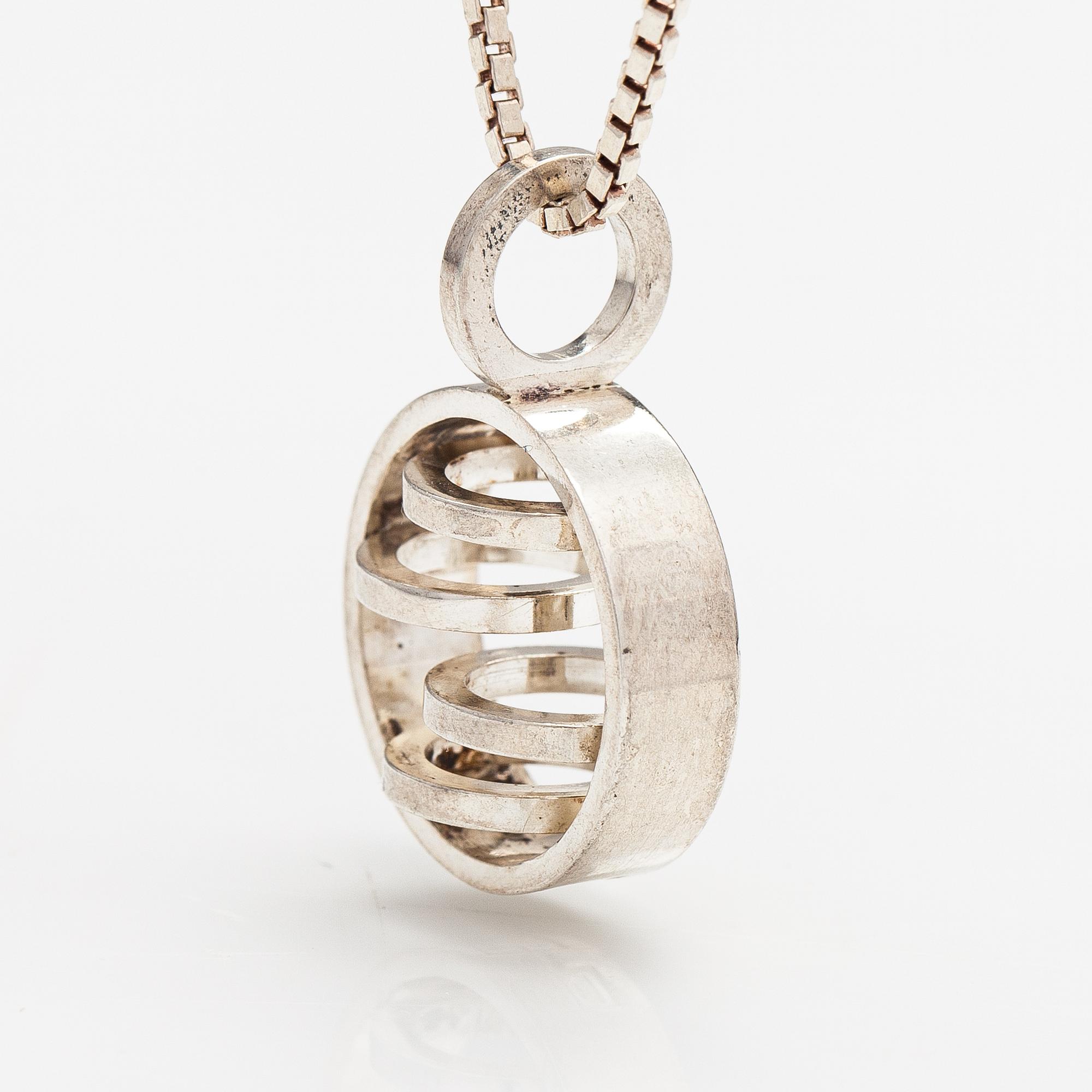 Elis Kauppi, Halsband, stelringsilver. Kupittaan kulta, Åbo 1966.