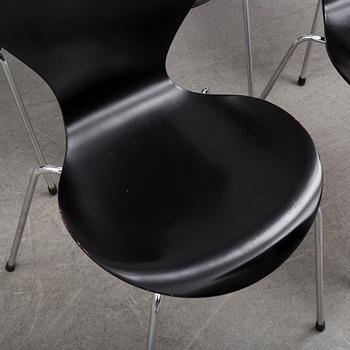 ARNE JACOBSEN, stolar, 6 st, "Sjuan", Fritz Hansen, 1984.