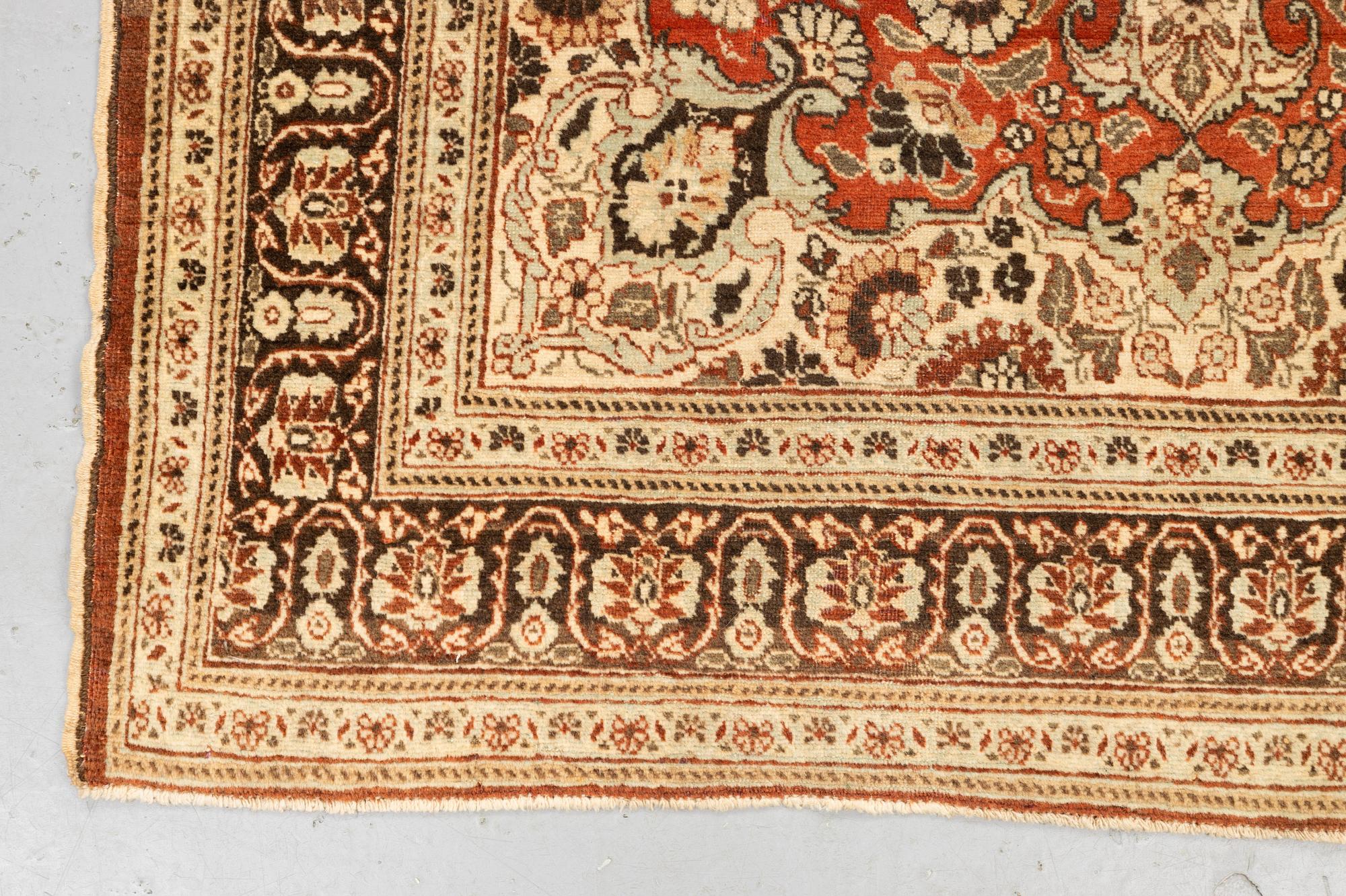 Matta, Antik Täbris, s.k. Hadjalili, ca 169 x 121-125 cm.