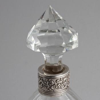 KARAFFER, ett par, glas och silver, Tyskland, svenska importstämplar, 1900-tal.