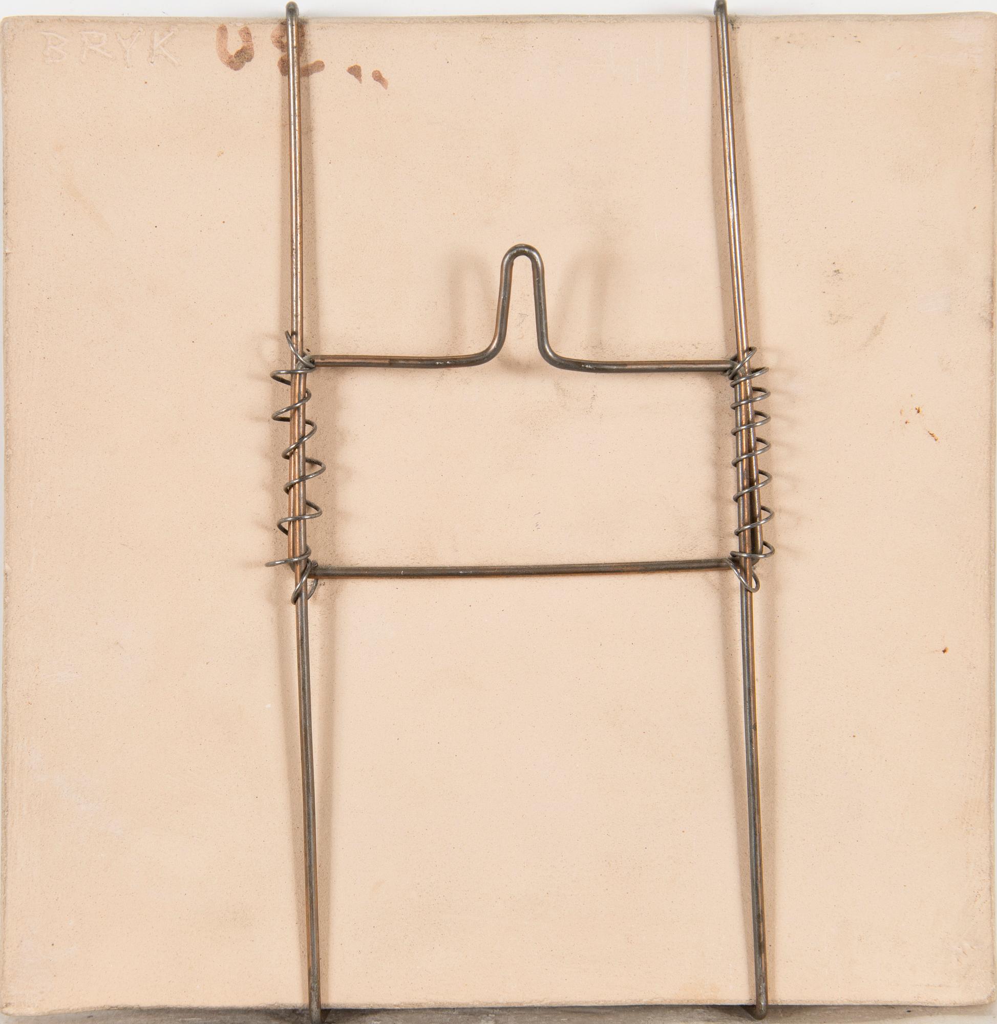 Rut Bryk, reliefi, kivitavaraa, signeerattu BRYK.