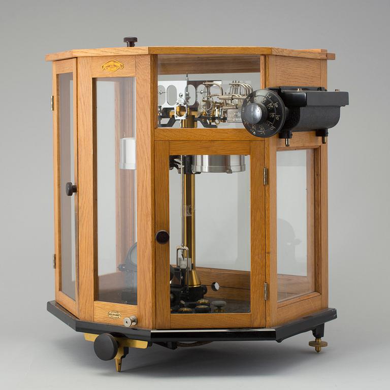 LABORATORIEVÅG, Sartorius-Werke Göttingen, 1900-talets första hälft.