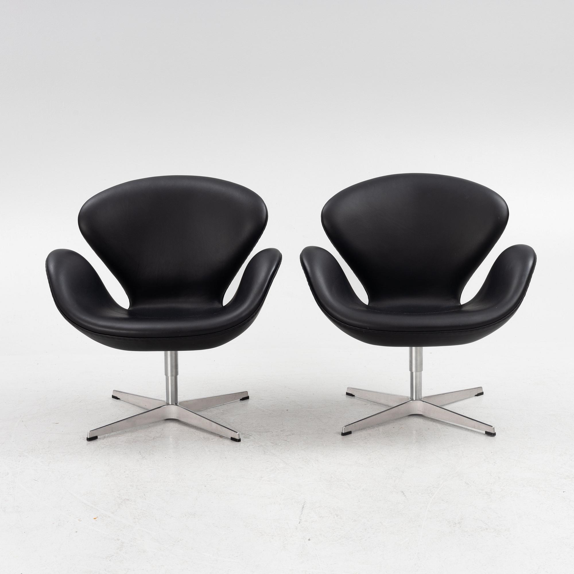 Arne Jacobsen, a pair of "Swan" armchairs, Fritz Hansen, Denmark, 2007.
