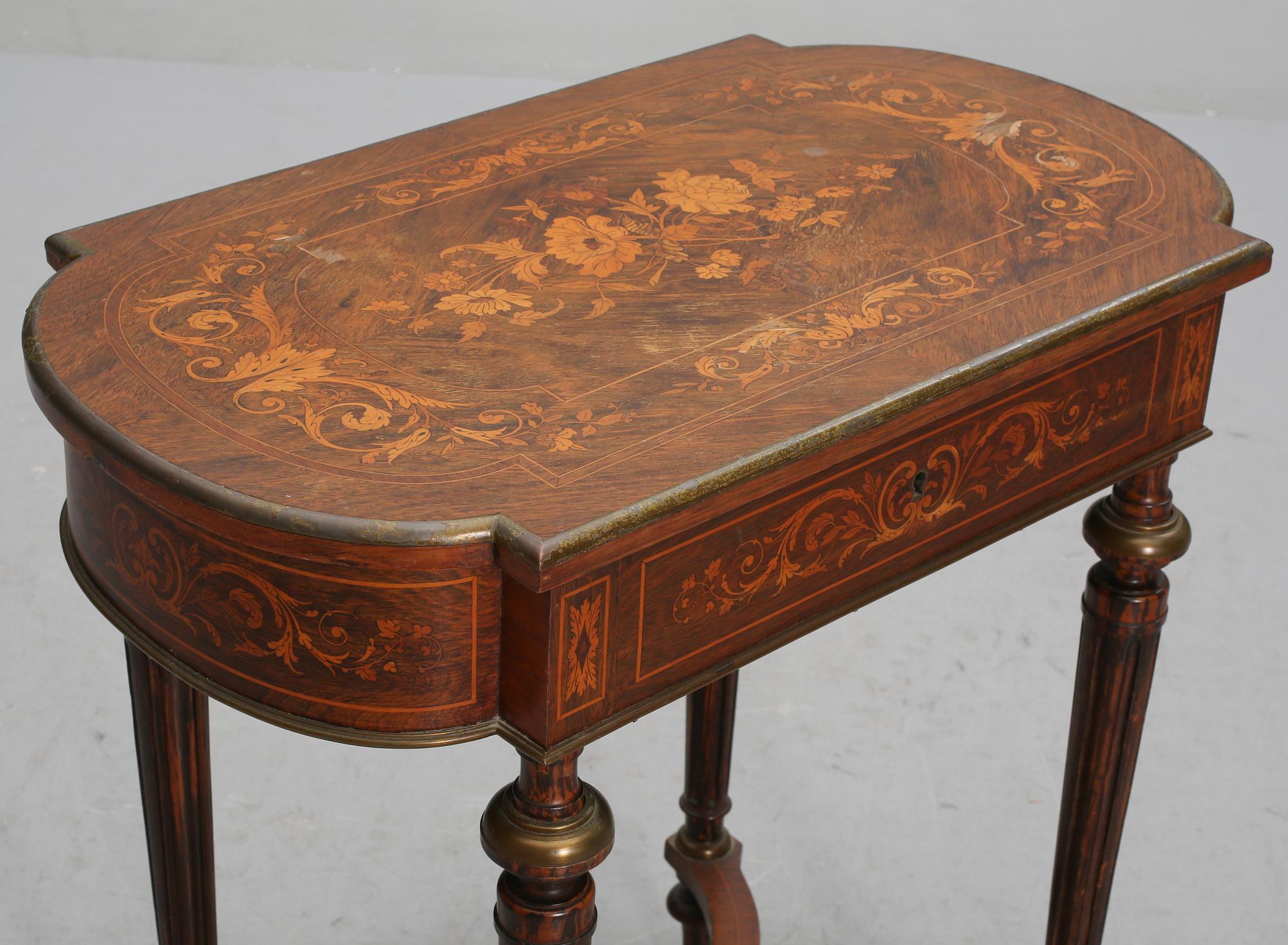 DAMARBETSBORD, Louis XVI- stil, 1900-talets början.