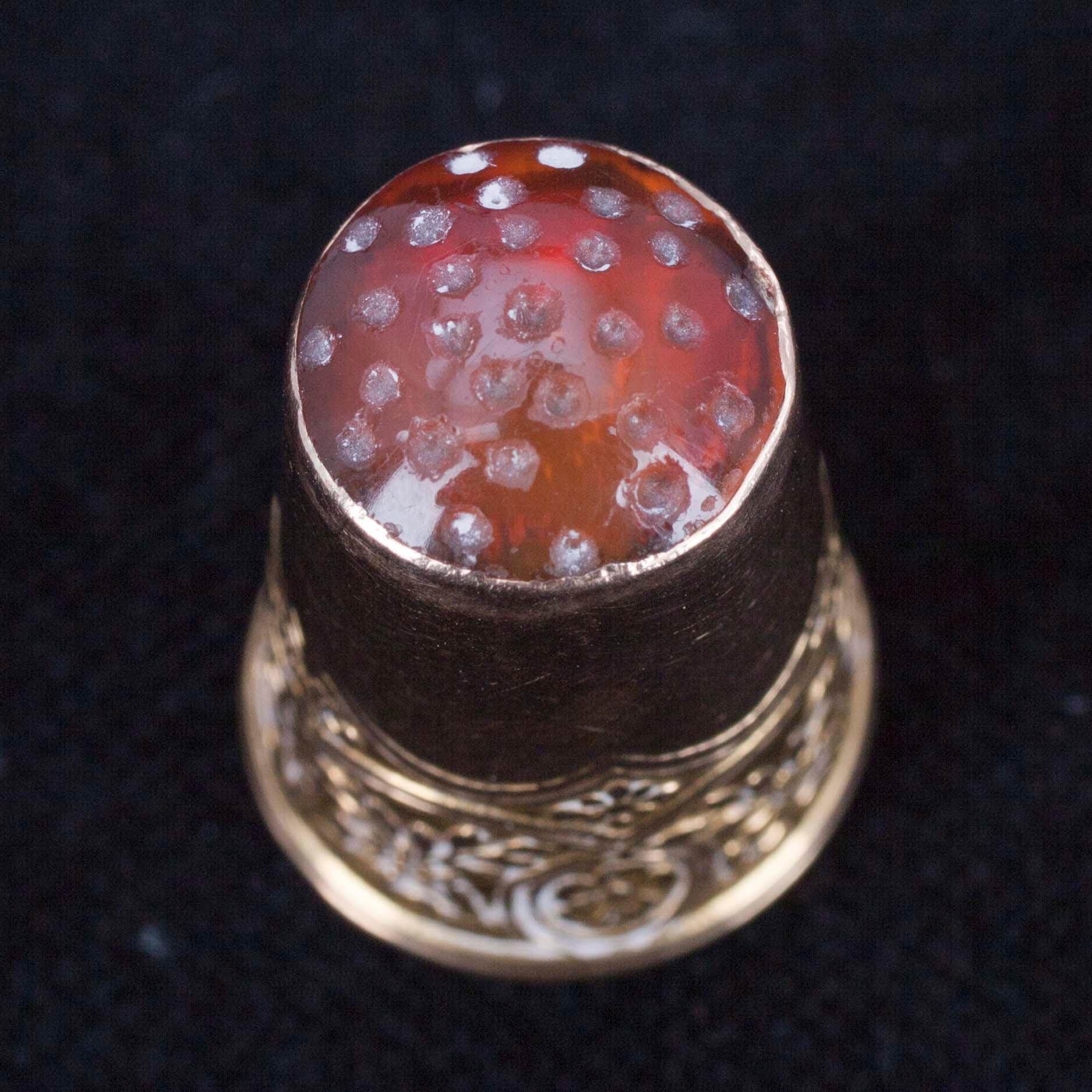 FINGERBORGAR, 3 st, en stämplad, guld 18K.