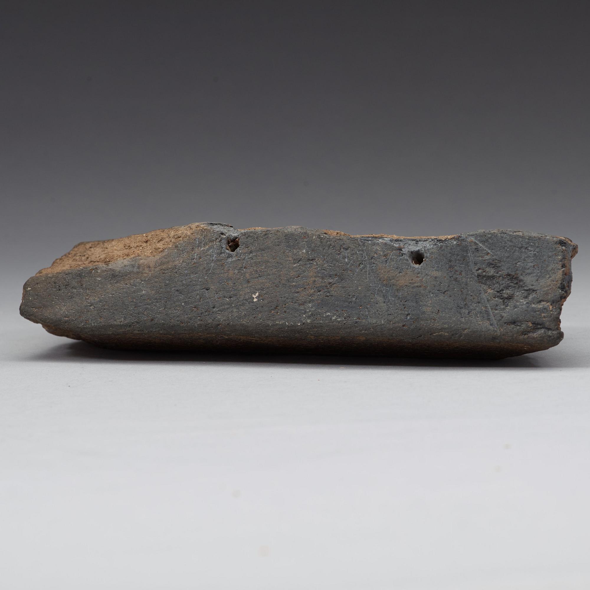 SKULPTUR, grå kalksten. Gandhara, 100/200 e.Kr.