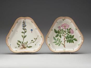A set of four Royal Copenhagen 'Flora Danica' serving dishes, Denmark, 20th Century.