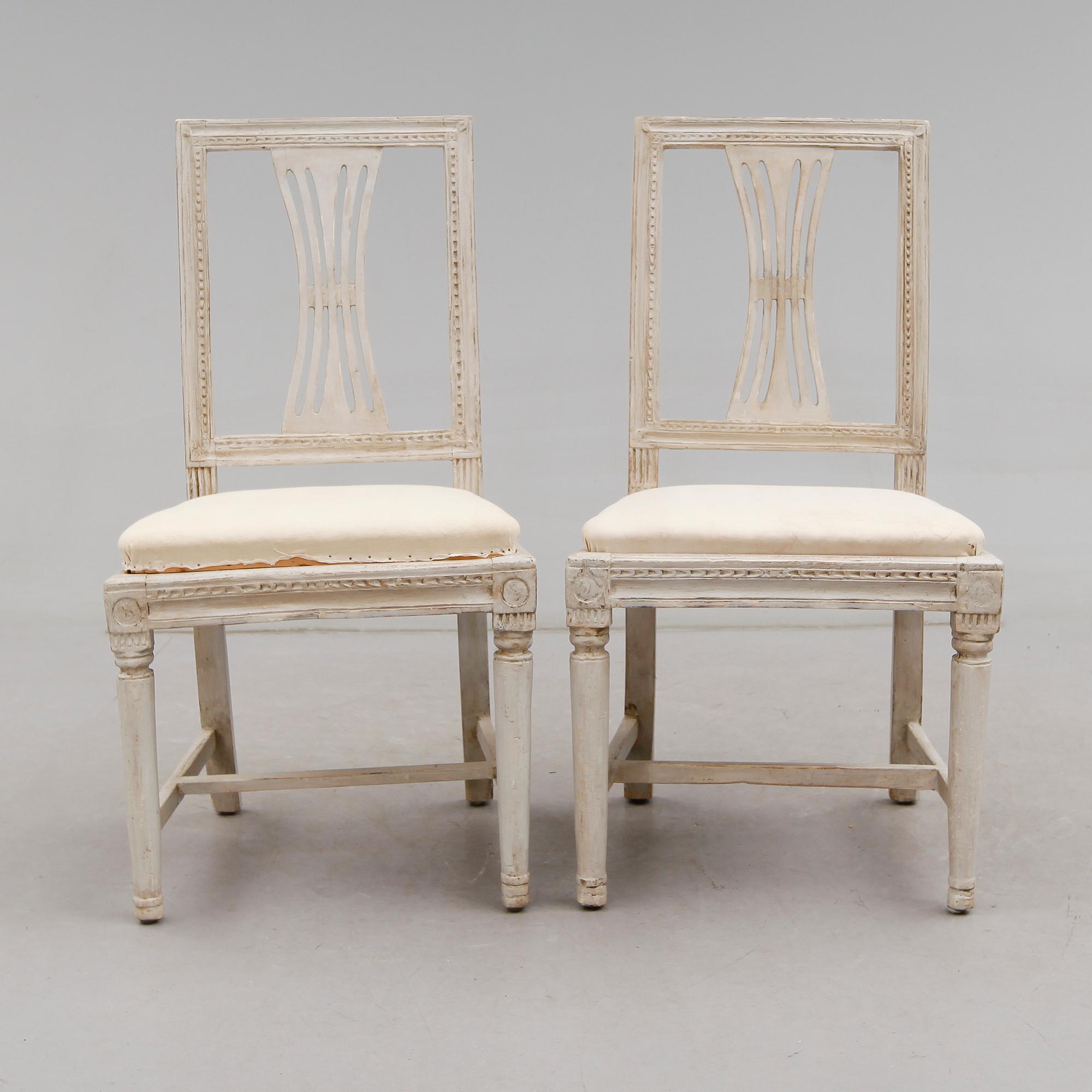 STOLAR, 2 st, sengustavianska, omkring år 1800.