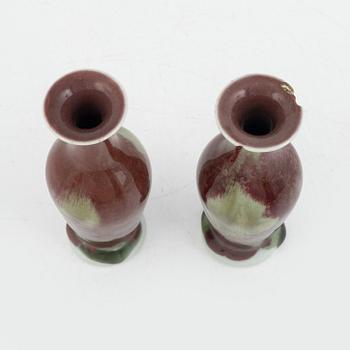 A pair of vases, Qing dynasty.