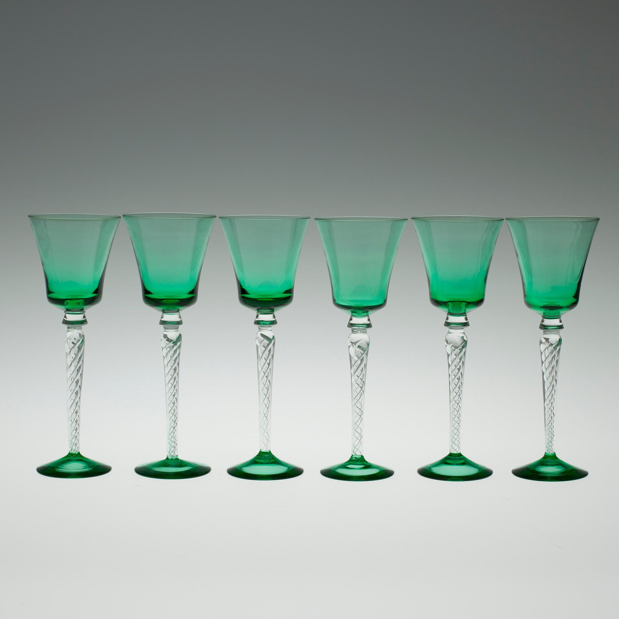 VINGLAS, 6 st, grönt och klart glas. 1900-tal.