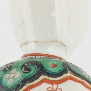 A pair of Kangxi-style figurines, China, late Qing dynasty.