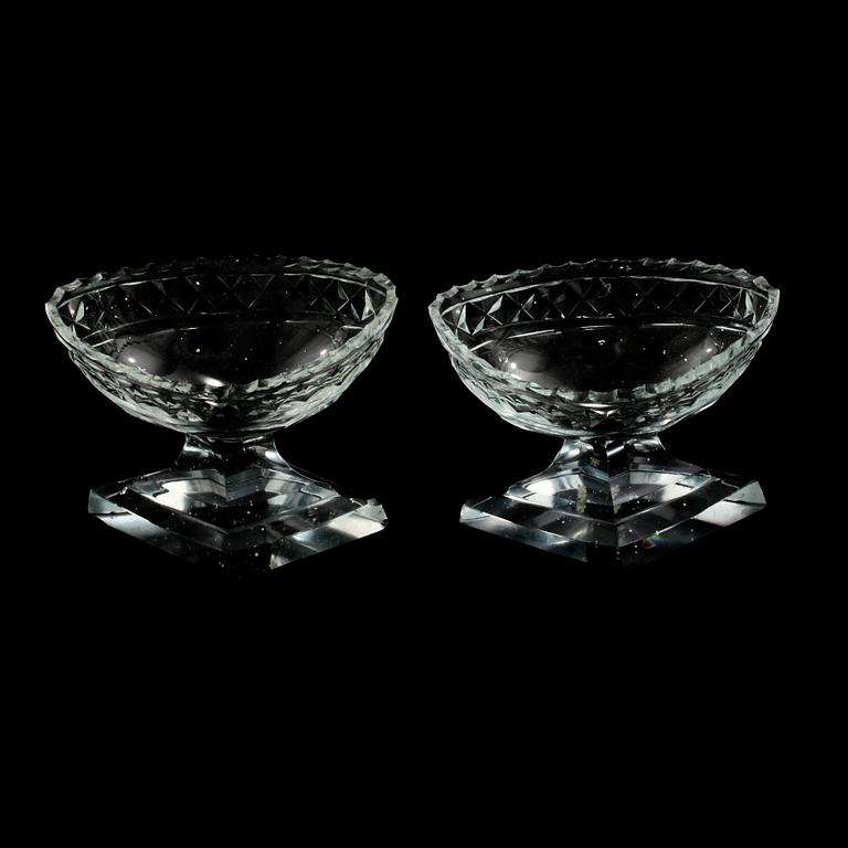 SALTKAR, ett par, glas, empire, 1800-talets första hälft.