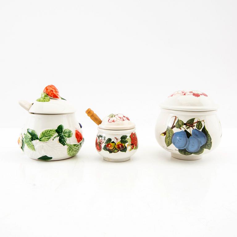 Susan Williams-Ellis, service approximately 92 pieces "Pomona" for Portmeirion, England, earthenware, late 20th century.