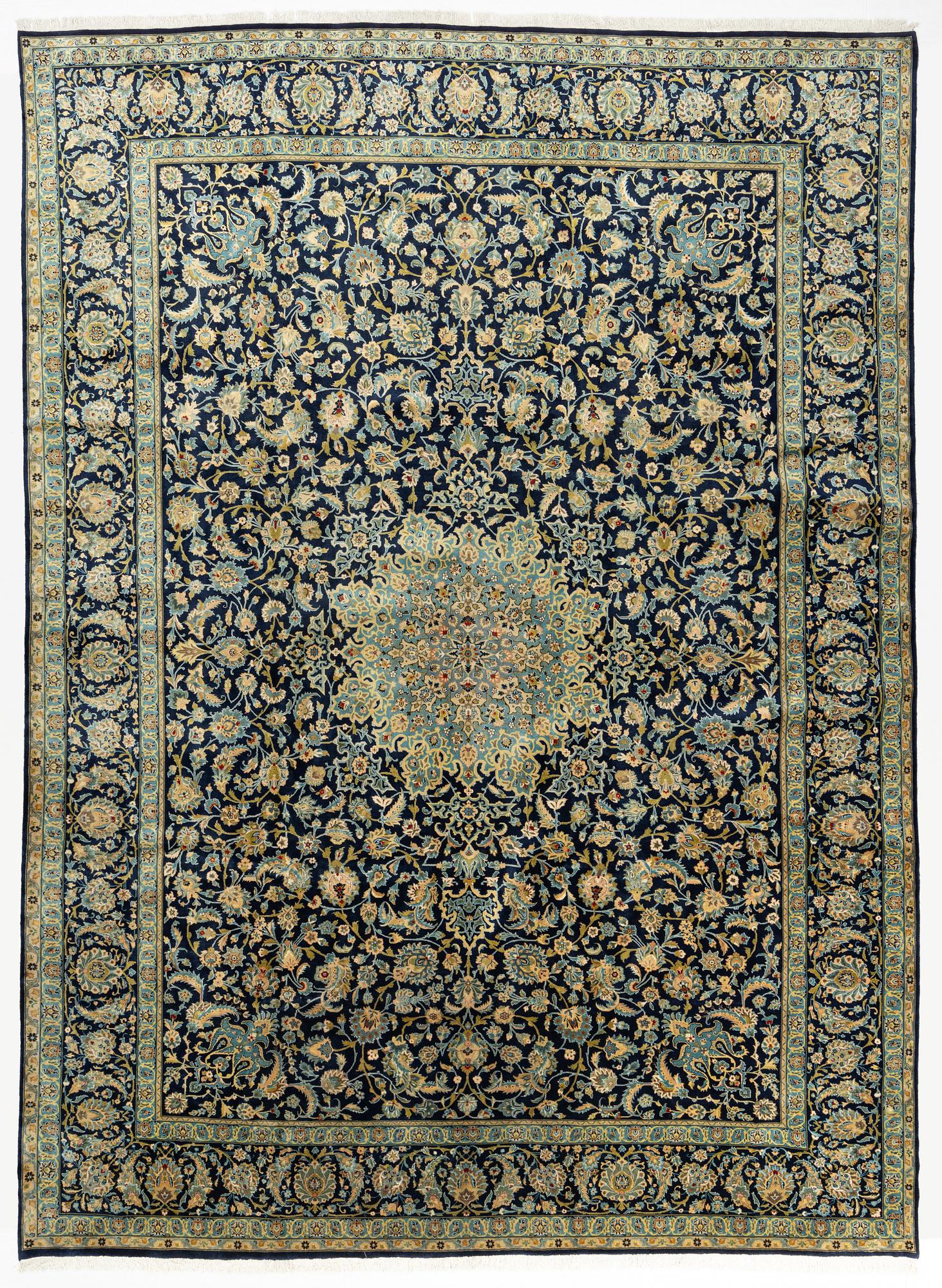 A carpet, Kashan, ca 479 x 345 cm.