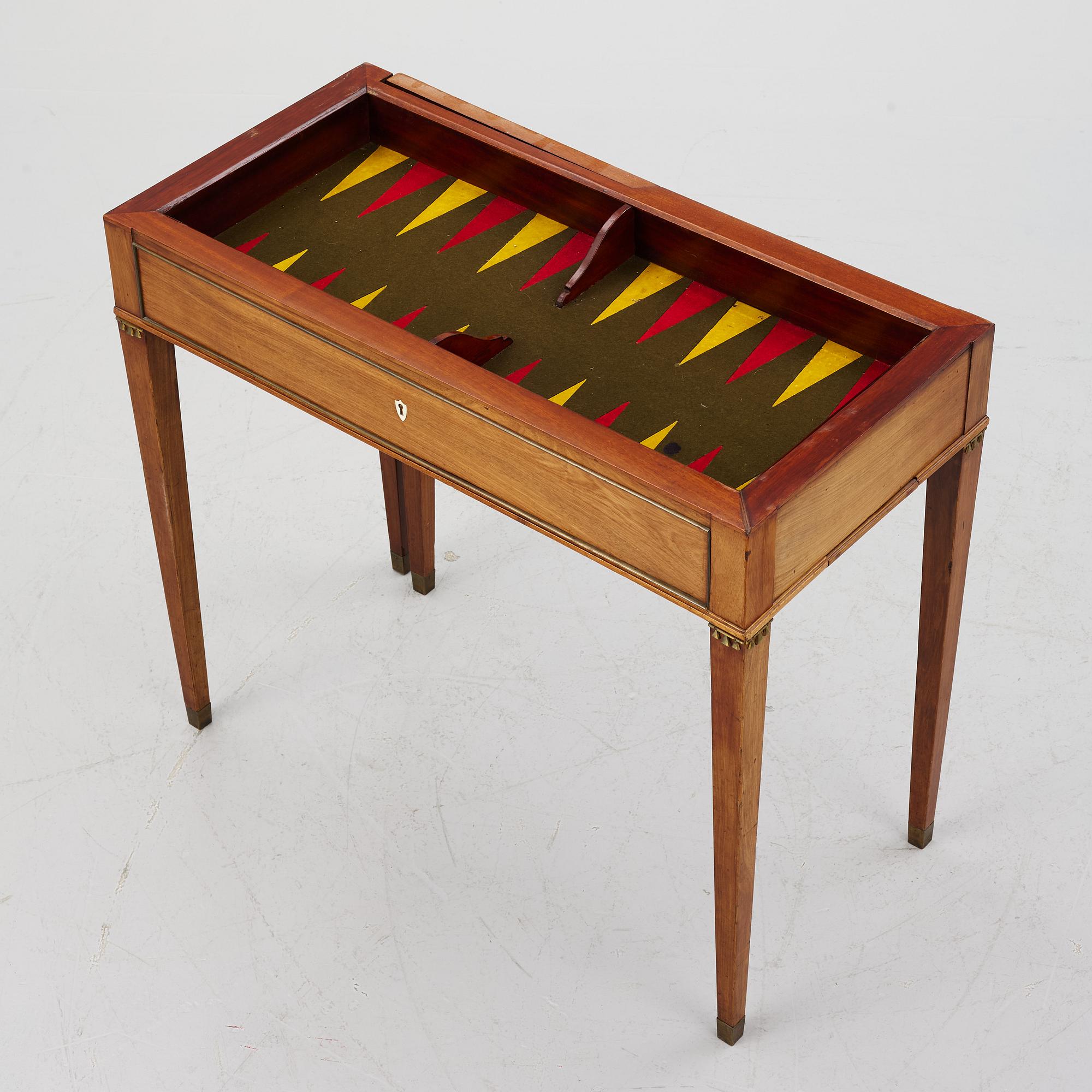 Spelbord, sengustavianskt, omkring år 1800.