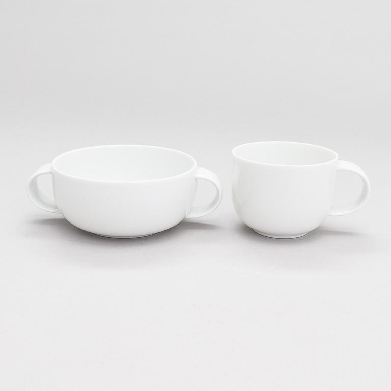 Timo Sarpaneva, A 31-piece set of "Suomi" tableware for Rosenthal Studio-line.