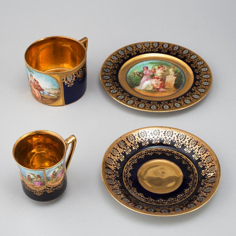 A Schlaggenwald and Berlin porcelaine service, 9 pieces. 19th/20th century.