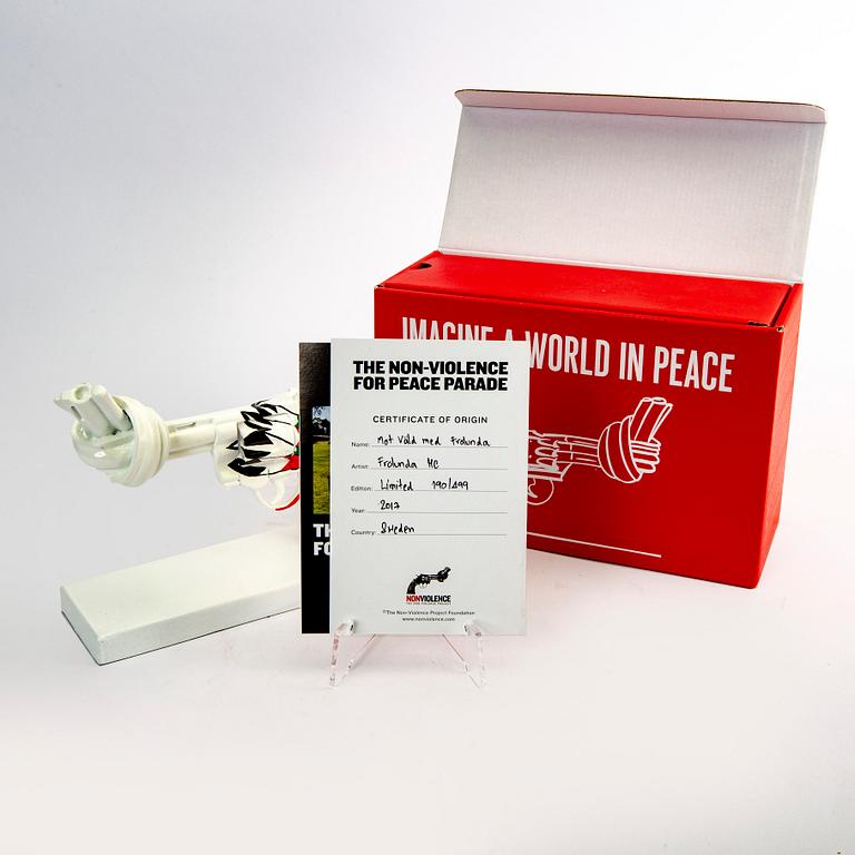 Carl-Fredrik Reuterswärd/ The Non-Violence Project Foundation, sculpture numbered and dated 190/499 2017.