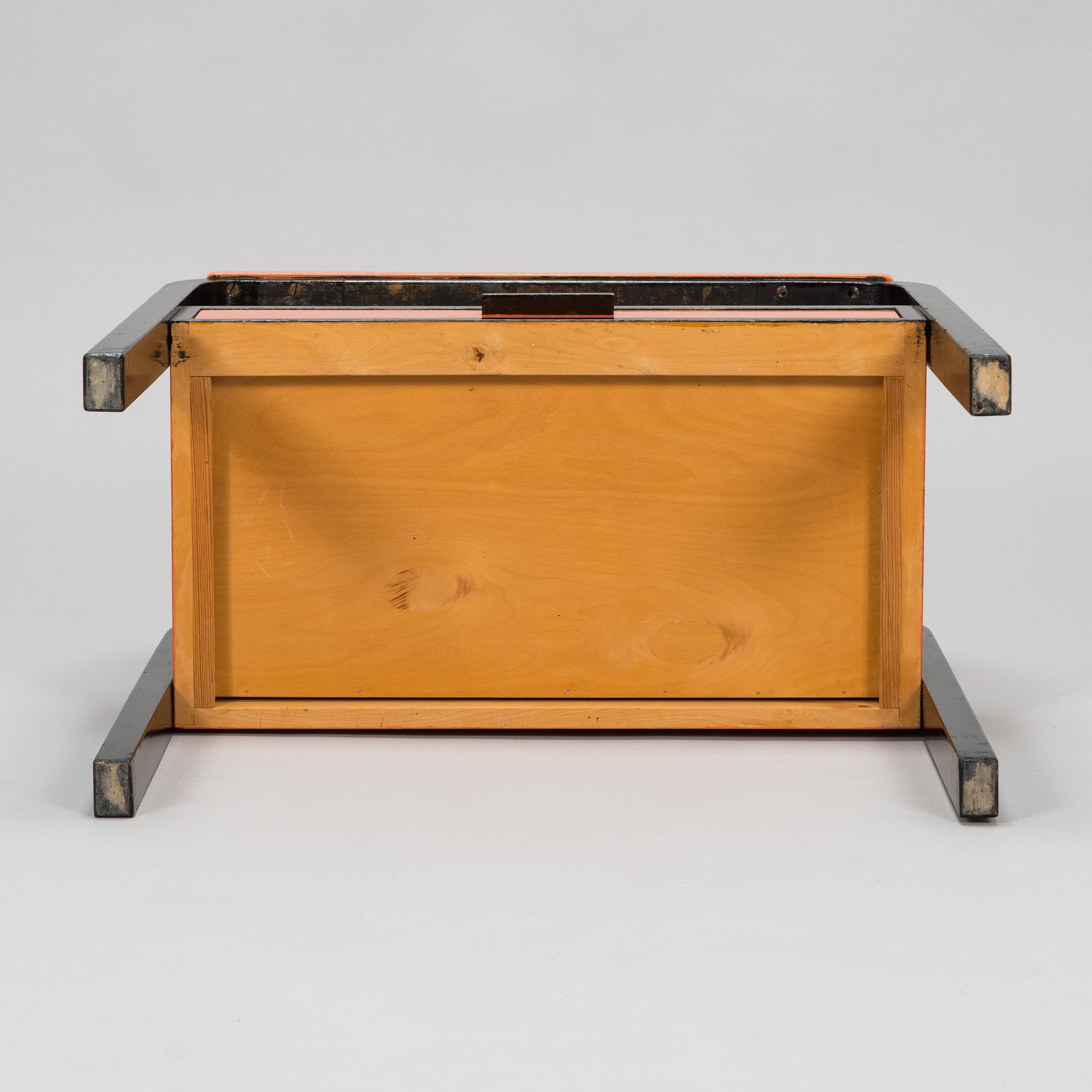 Alvar Aalto, a mid-20th century '87' table for O.Y. Huonekalu-ja Rakennustyötehdas A.B.