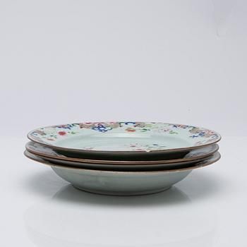Tallrikar, 4 st, Kina, Qianlong (1736-95).