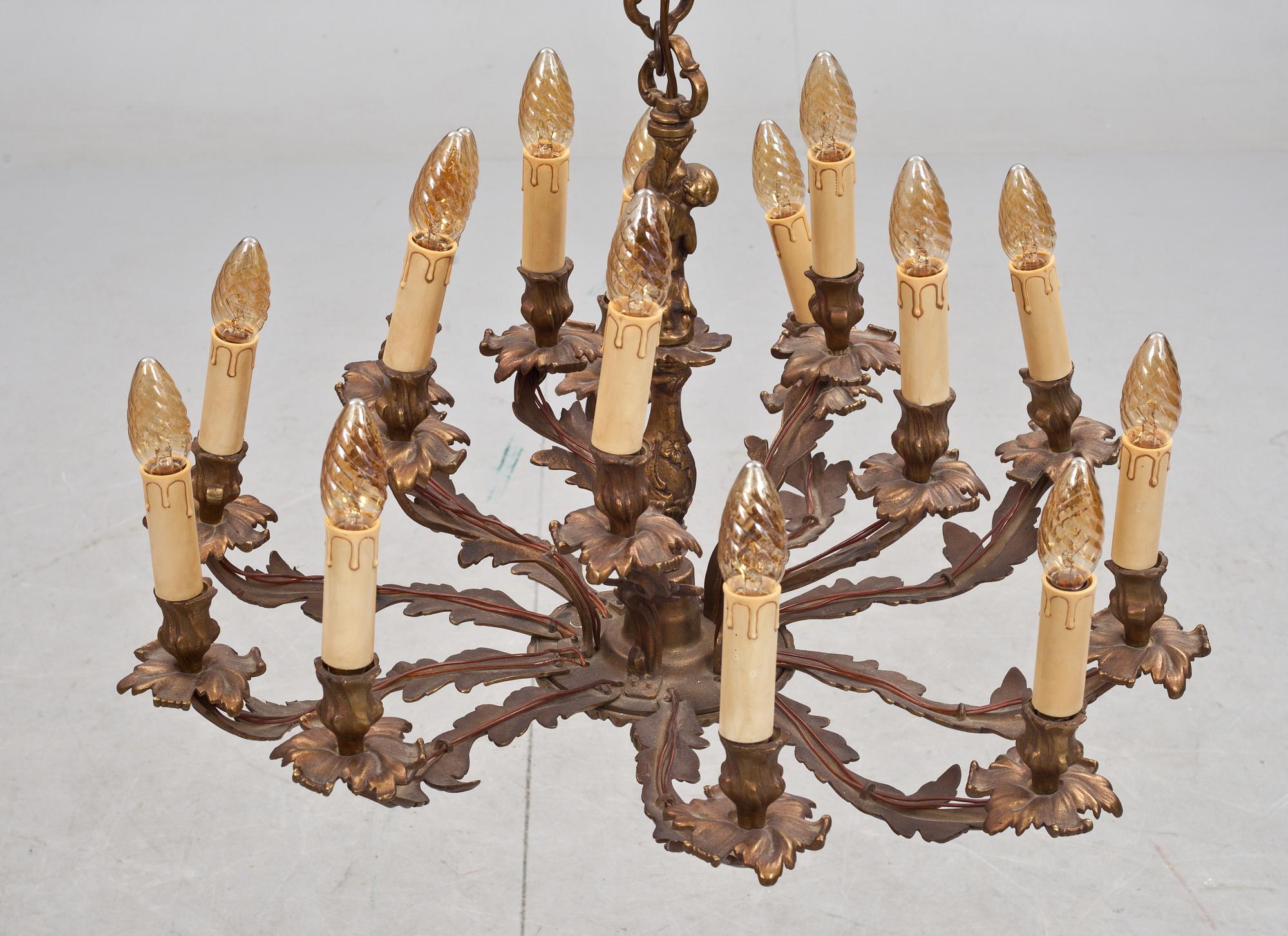 LJUSKRONA, rokokostil. 1900-talets första hälft.