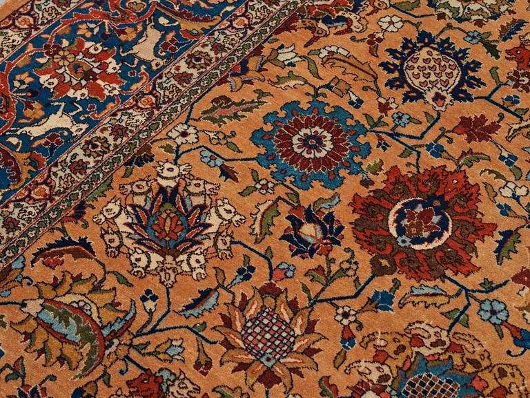 Matto, semi-antique Tabriz, ca 404 x 292 cm.