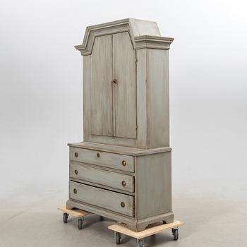 Cabinet, first half of the 19th century.