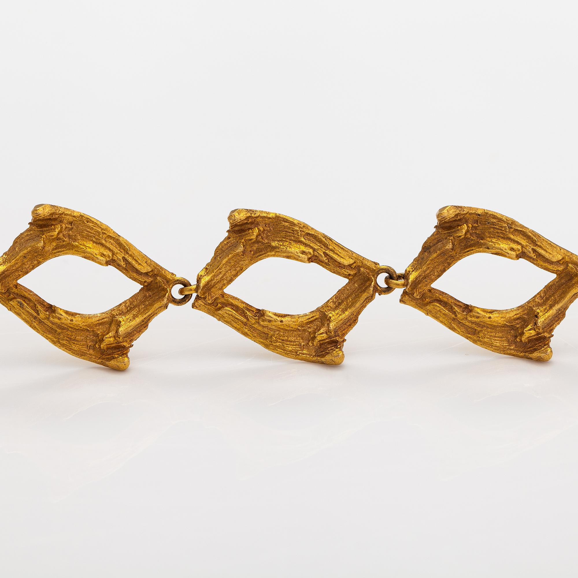 Helky Juvonen, A 14K gold bracelet. Westerback, Helsinki 1976.