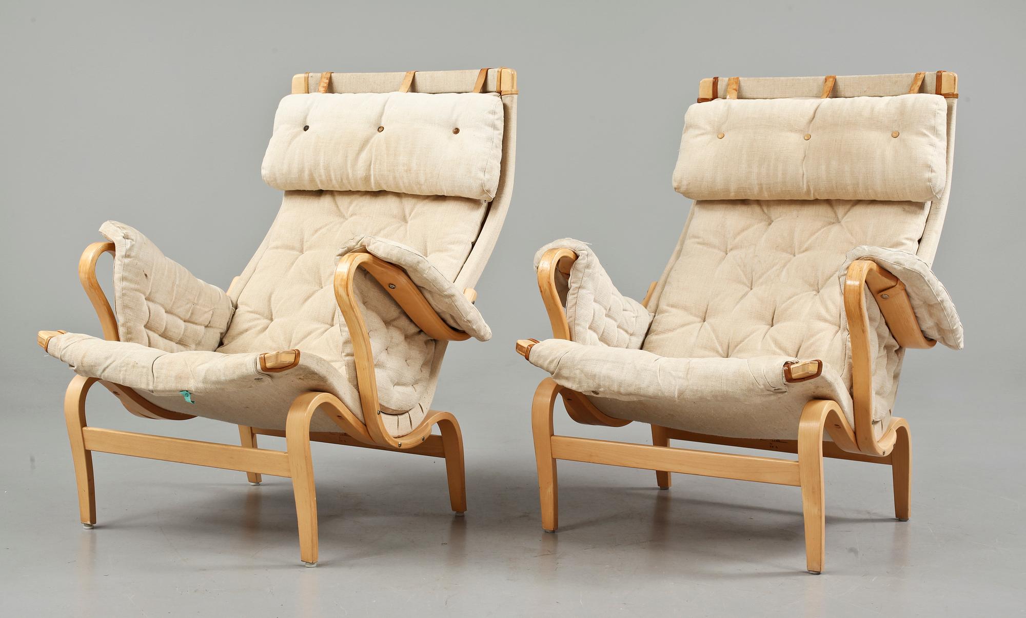 FÅTÖLJER, ett par, "Pernilla", Bruno Mathsson, 1900-talets andra hälft.