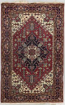 Matta, orientalisk/östeuropa, ca 239 x 130 cm.