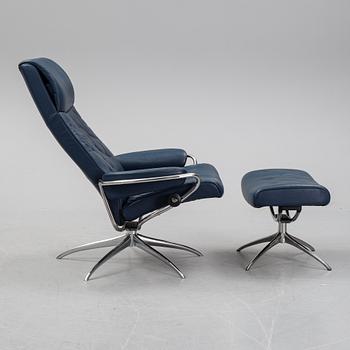 Fåtölj med fotpall, "Stressless Metro Hög", 2000-tal.