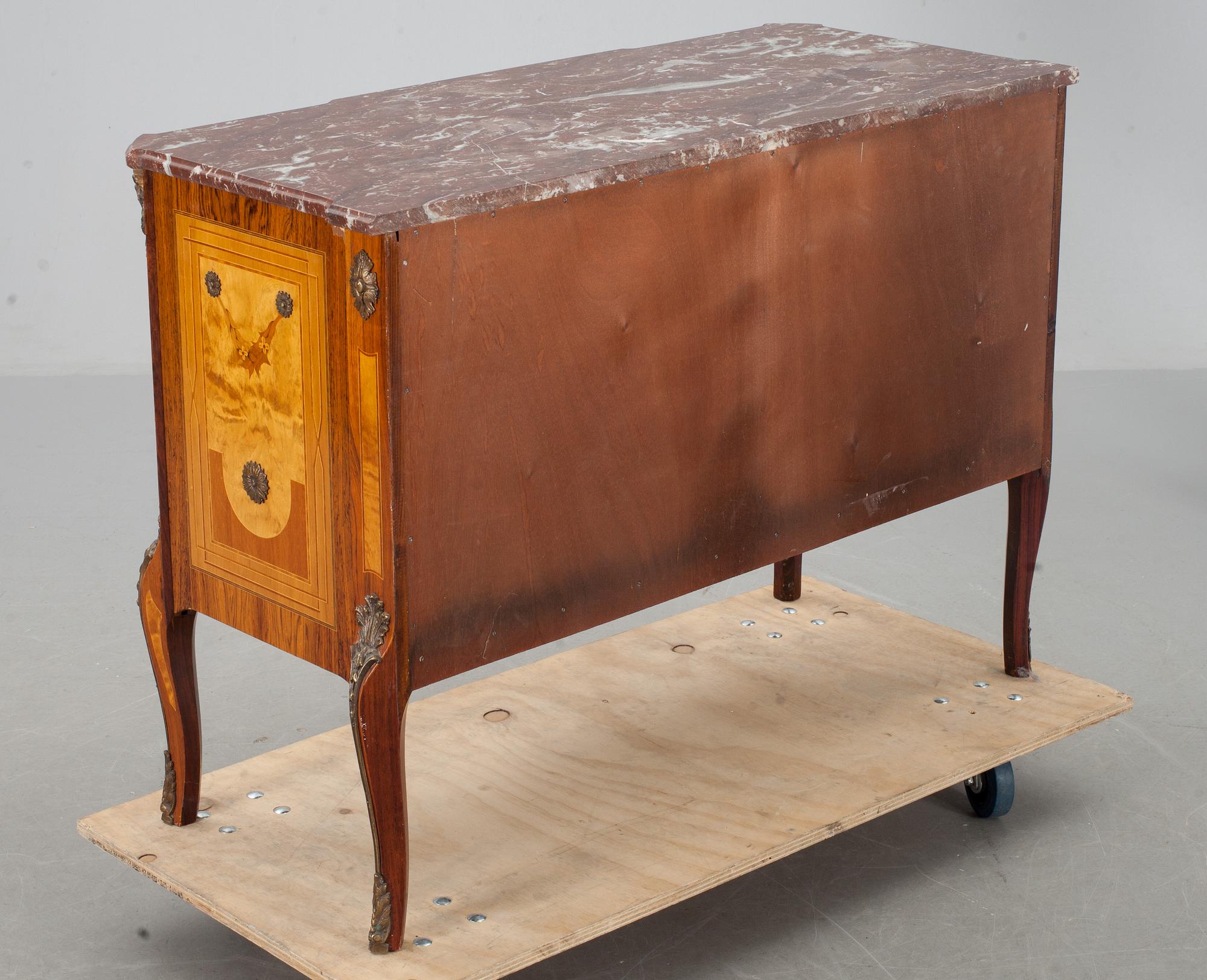 BARSKÅP/BYRÅ, gustaviansk stil, 1900-tal.