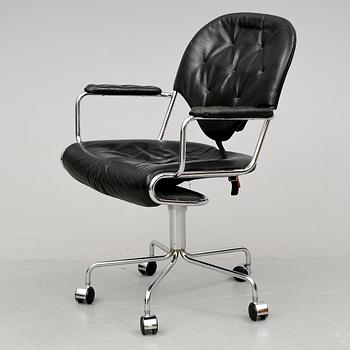 SKRIVBORDSSTOL, "Sam", Sam Larsson, Dux, 1900-talets andra hälft.