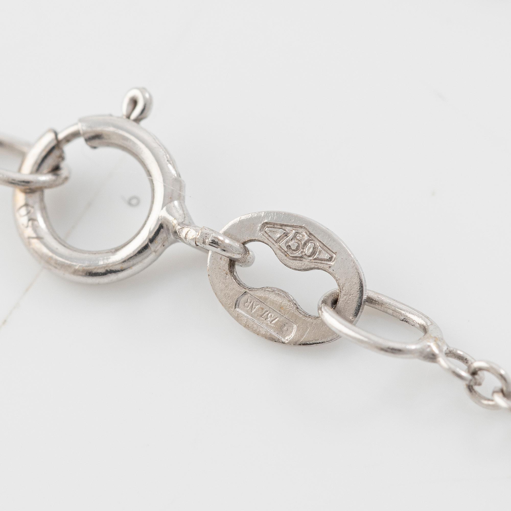 Necklace 18K white gold with cultured Tahitian pearl and brilliant-cut diamonds.
