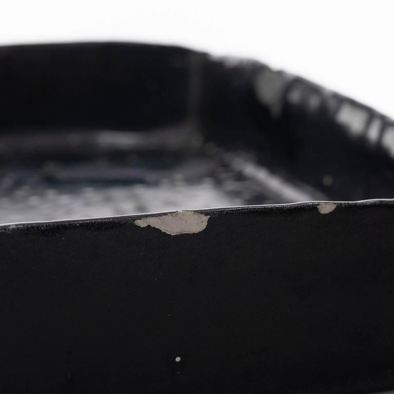 Birger Kaipiainen, a signed stoneware tray.