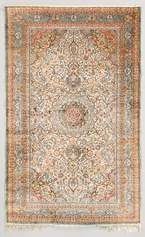 A rug, Oriental, silk, Ca. 151x95 cm.