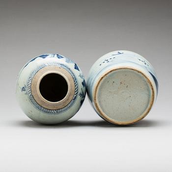 BOJANER, 2 st snarlika, porslin, Kina, 1800-tal.
