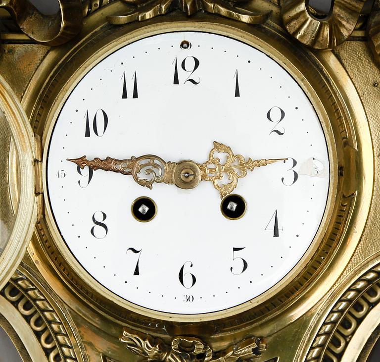 VÄGGUR, brons, Louis XVI-stil, 1900-talets första hälft.