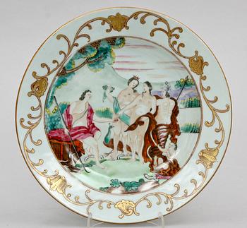 A 'European Subject' dinner plate depicting the Judgement of Paris, Qing dynasty, Qianlong (1736-95).