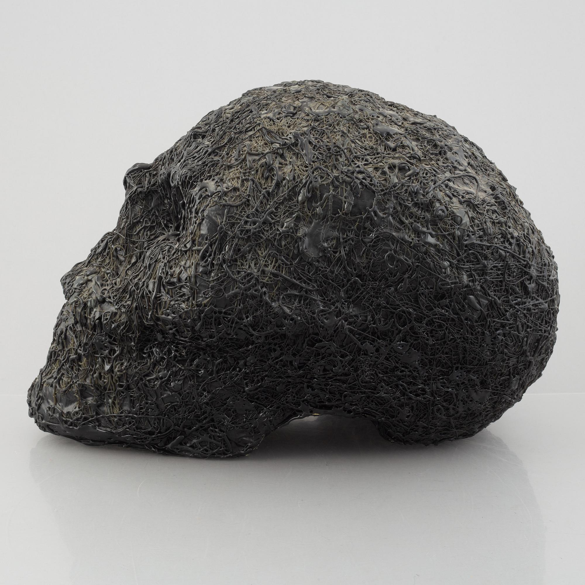 Johnny Boy Eriksson, a big "Skull" sculpture.