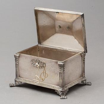 SOCKERSKRIN, silver, senempire, Gustaf Möllenborg, Stockholm, 1828. Vikt 1035 g.